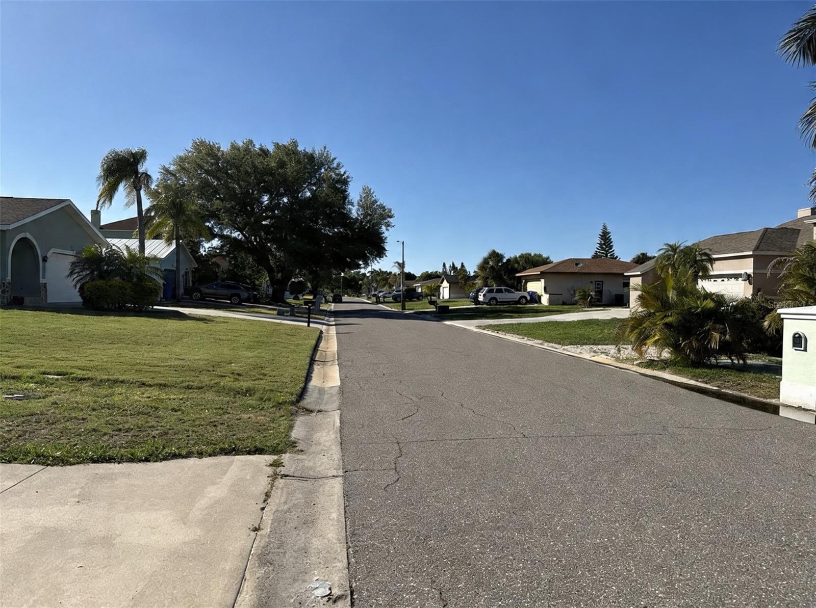 APOLLO BEACH UNIT SIX - Residential