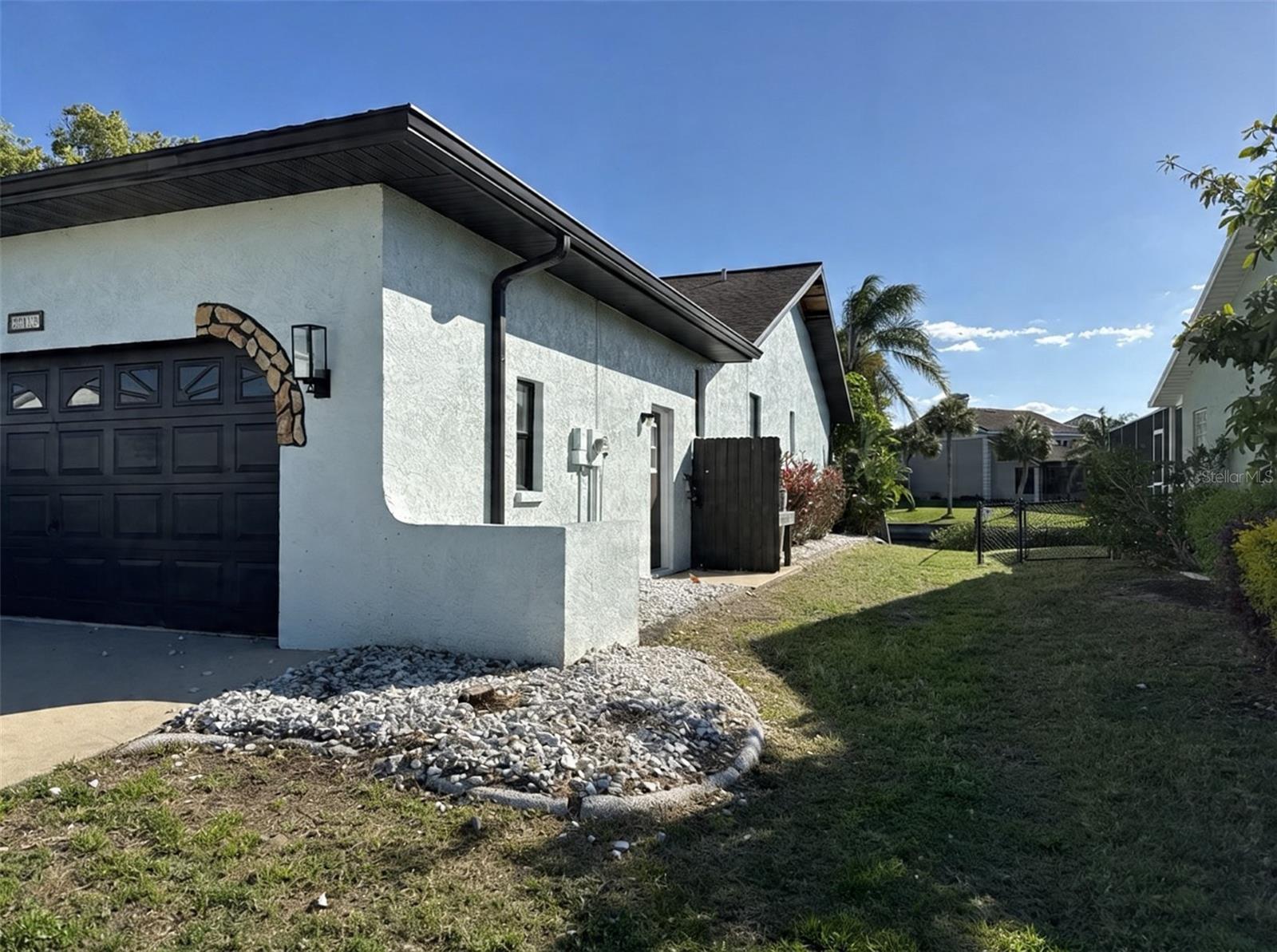 APOLLO BEACH UNIT SIX - Residential