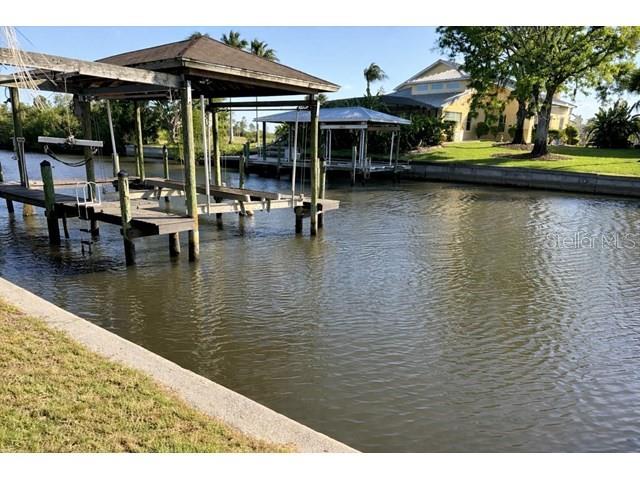 APOLLO BEACH UNIT SIX - Residential