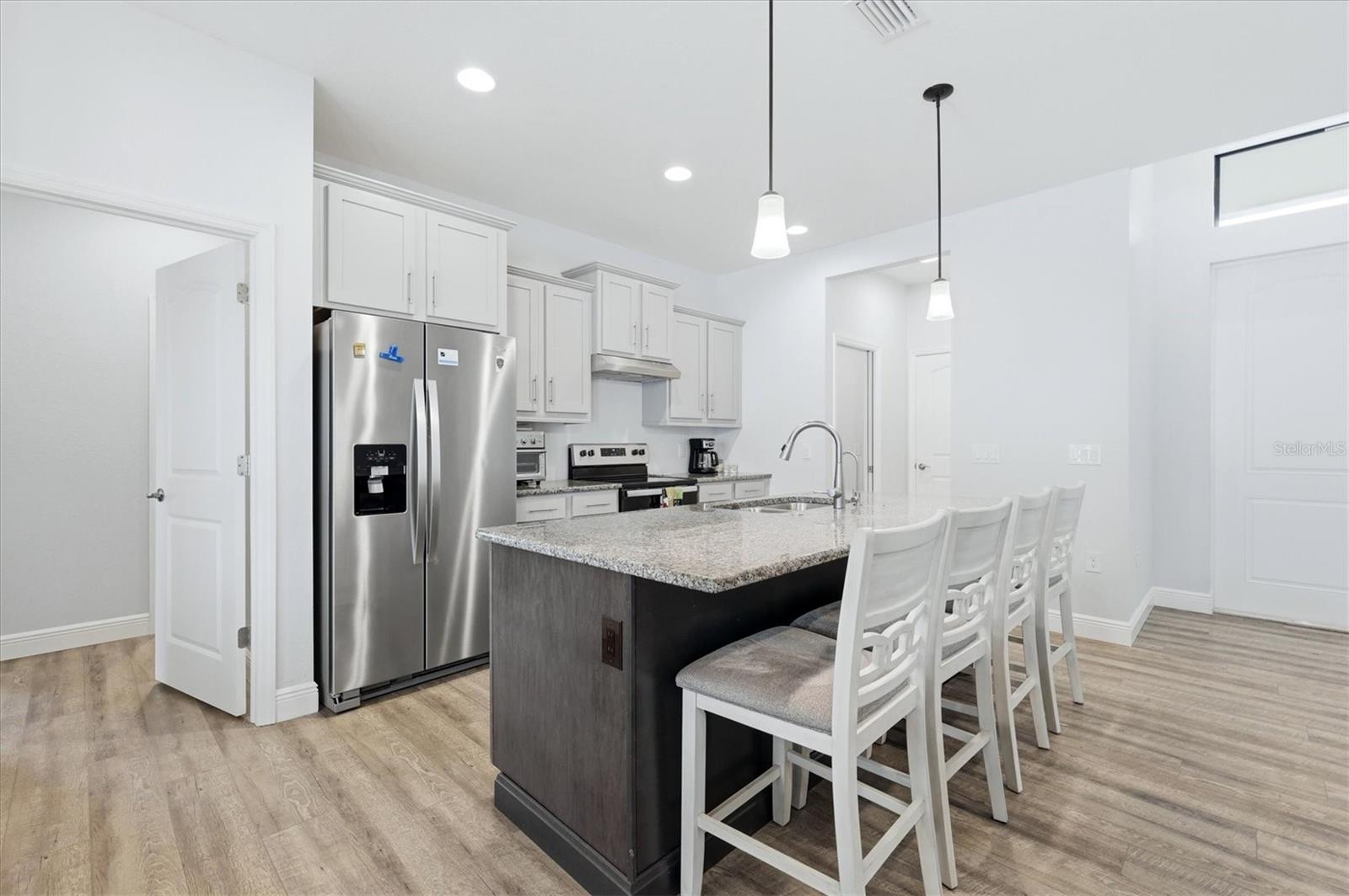4746 GLOBE TERRACE - Photo 3