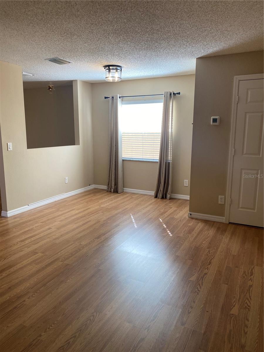 EDGEWATER AT GRAND OAKS PH 01 - Residential Lease