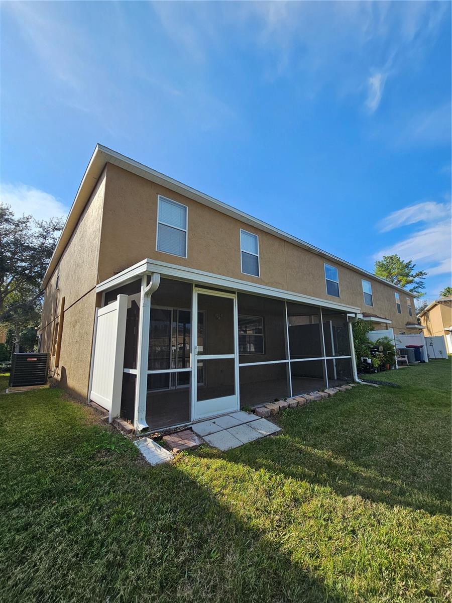 EDGEWATER AT GRAND OAKS PH 01 - Residential Lease