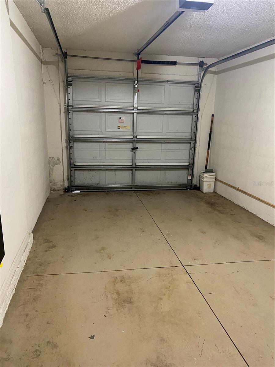 EDGEWATER AT GRAND OAKS PH 01 - Residential Lease