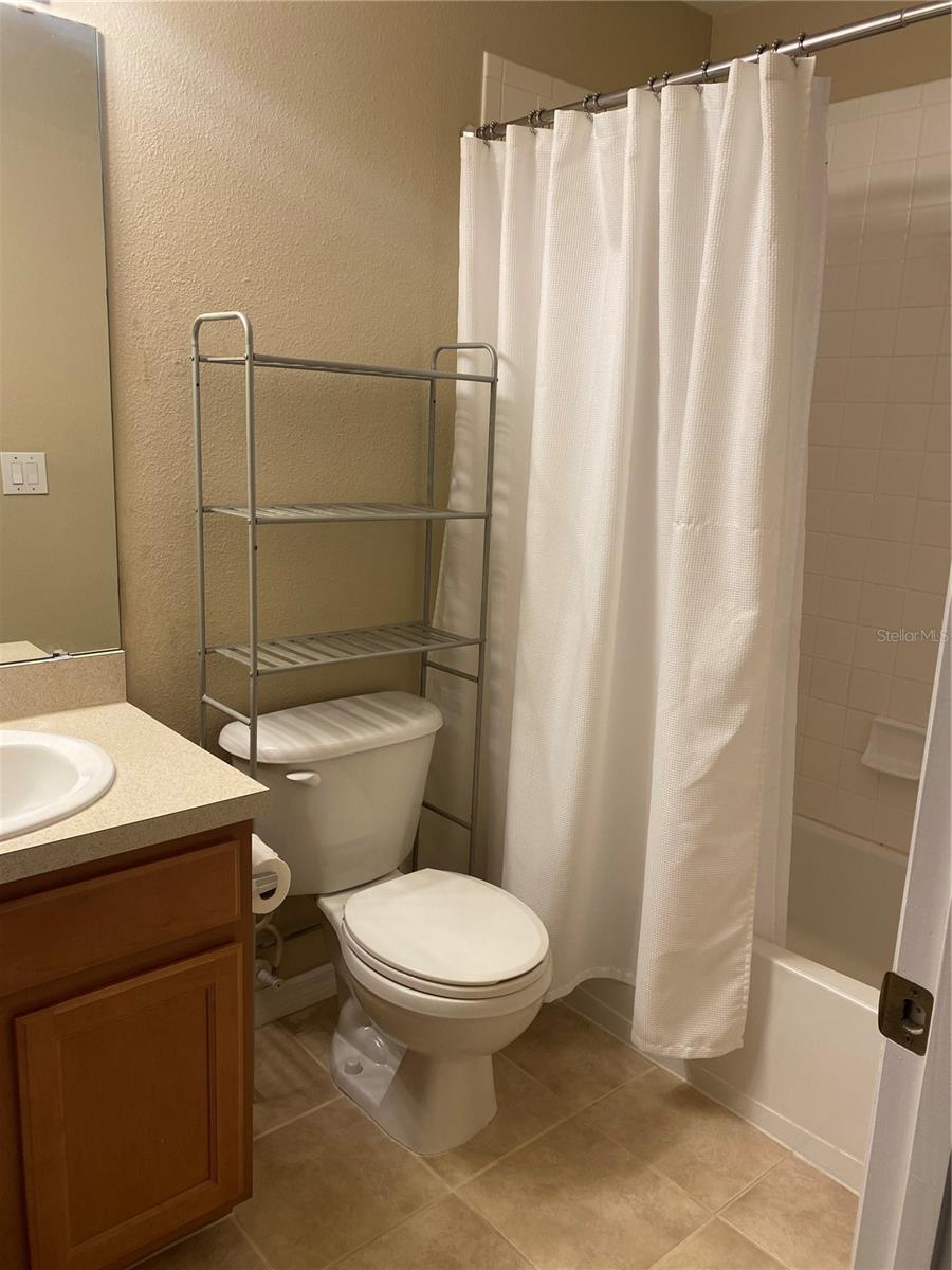 EDGEWATER AT GRAND OAKS PH 01 - Residential Lease