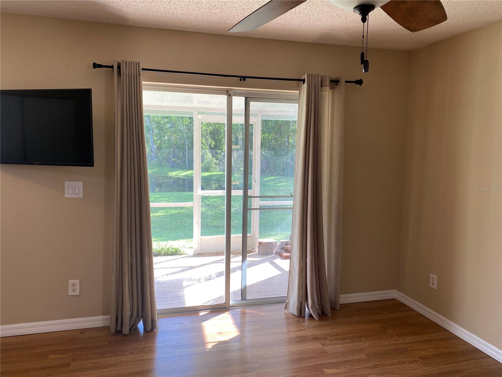 EDGEWATER AT GRAND OAKS PH 01 - Residential Lease