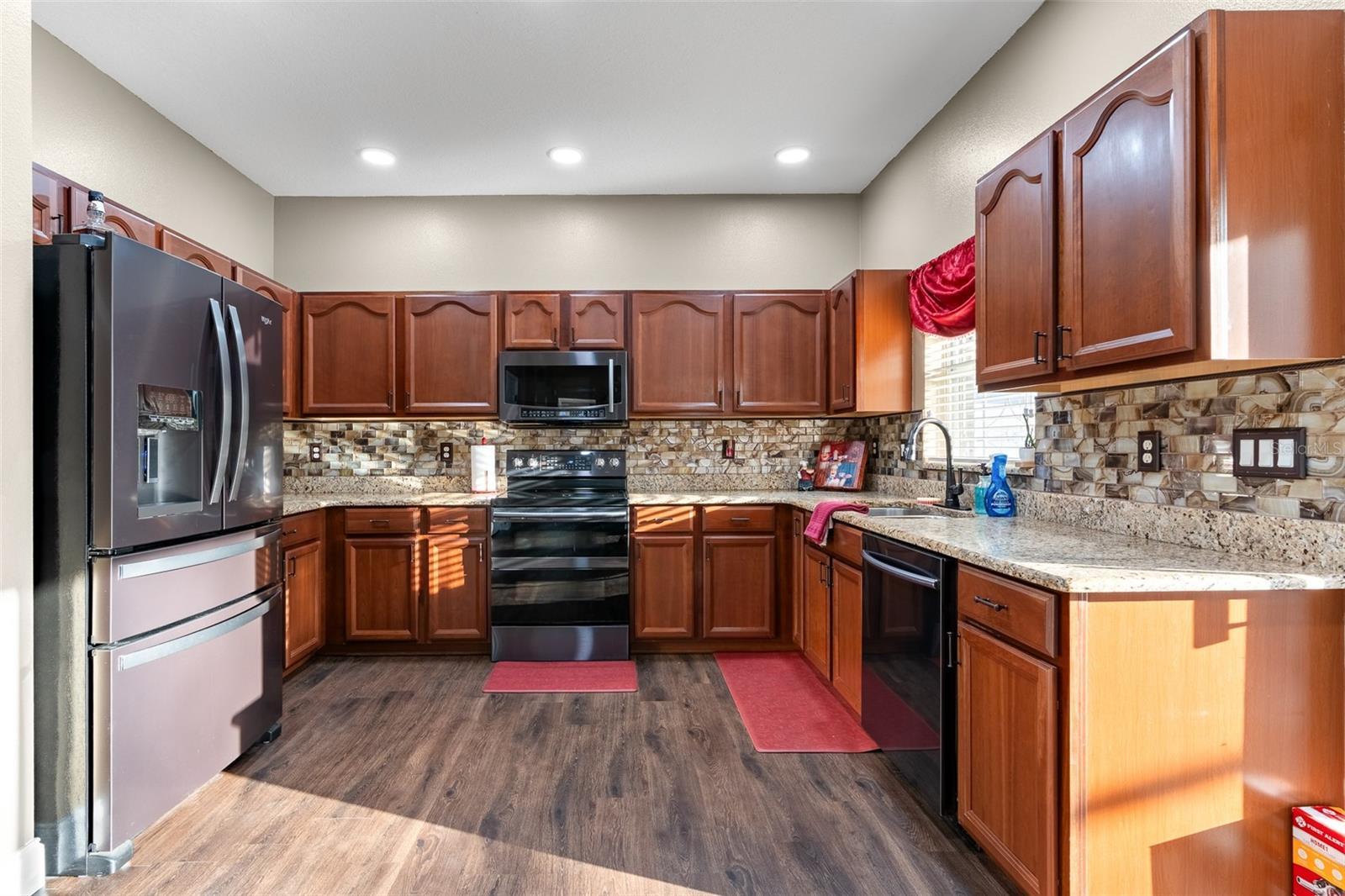 WATERS EDGE PH 2 - Residential