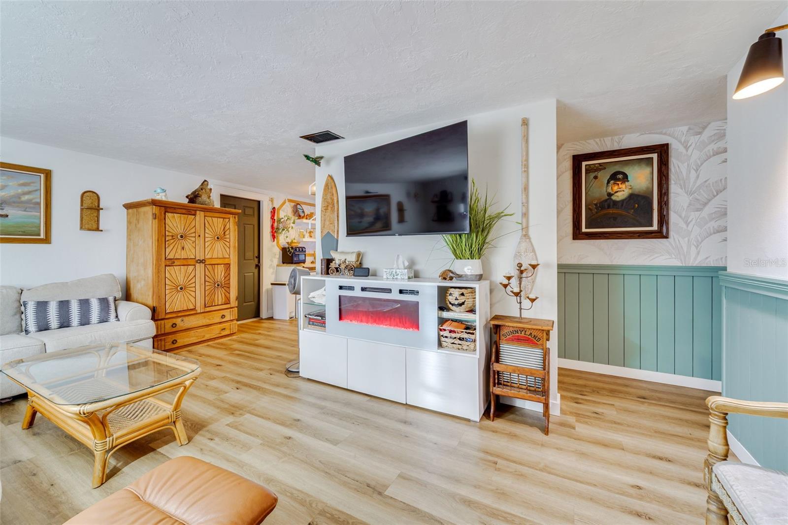 COUNTRY CLUB ESTATES UNIT 2 - Residential