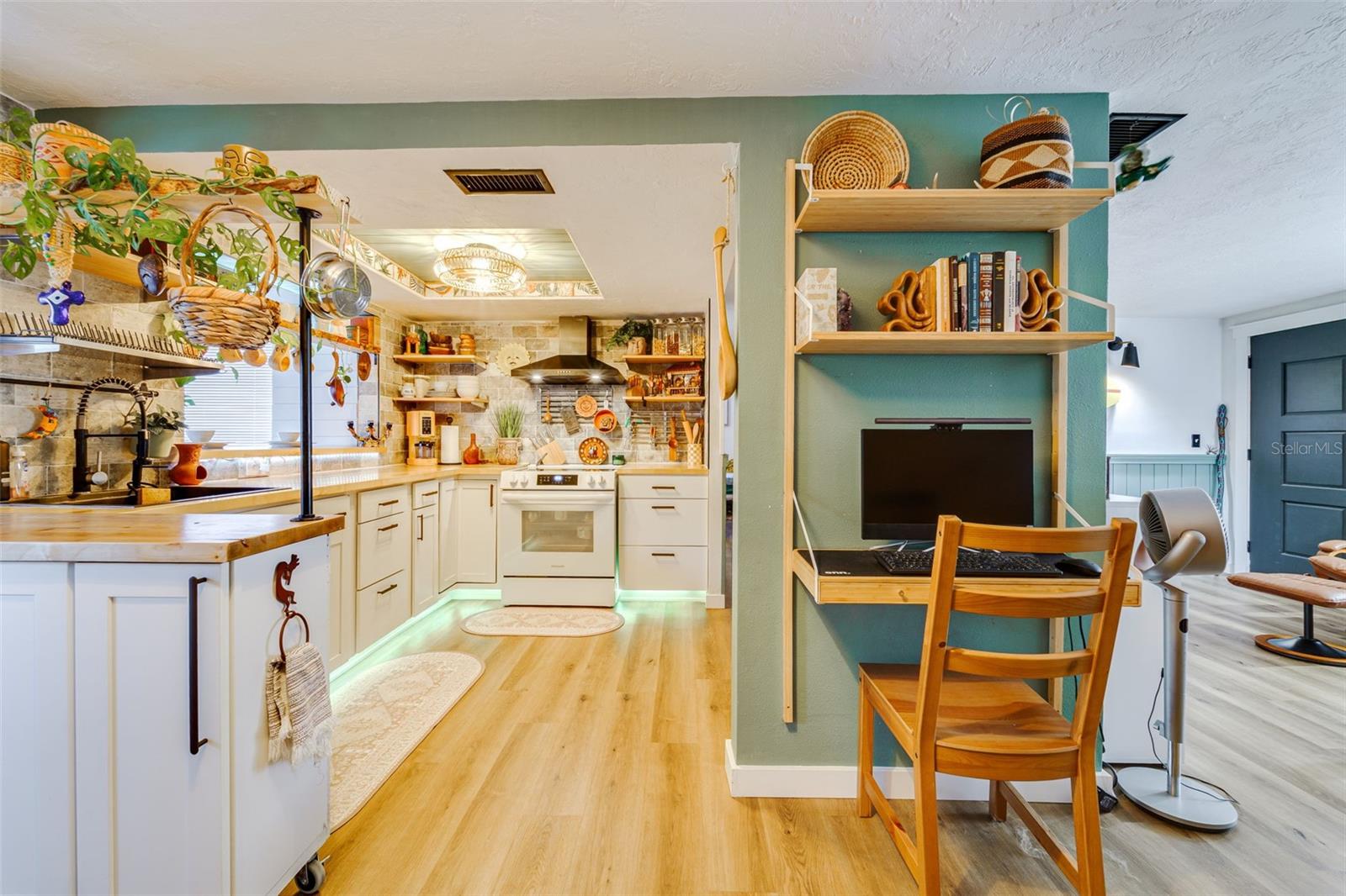 COUNTRY CLUB ESTATES UNIT 2 - Residential