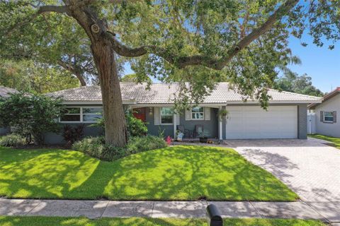 A home in SEMINOLE