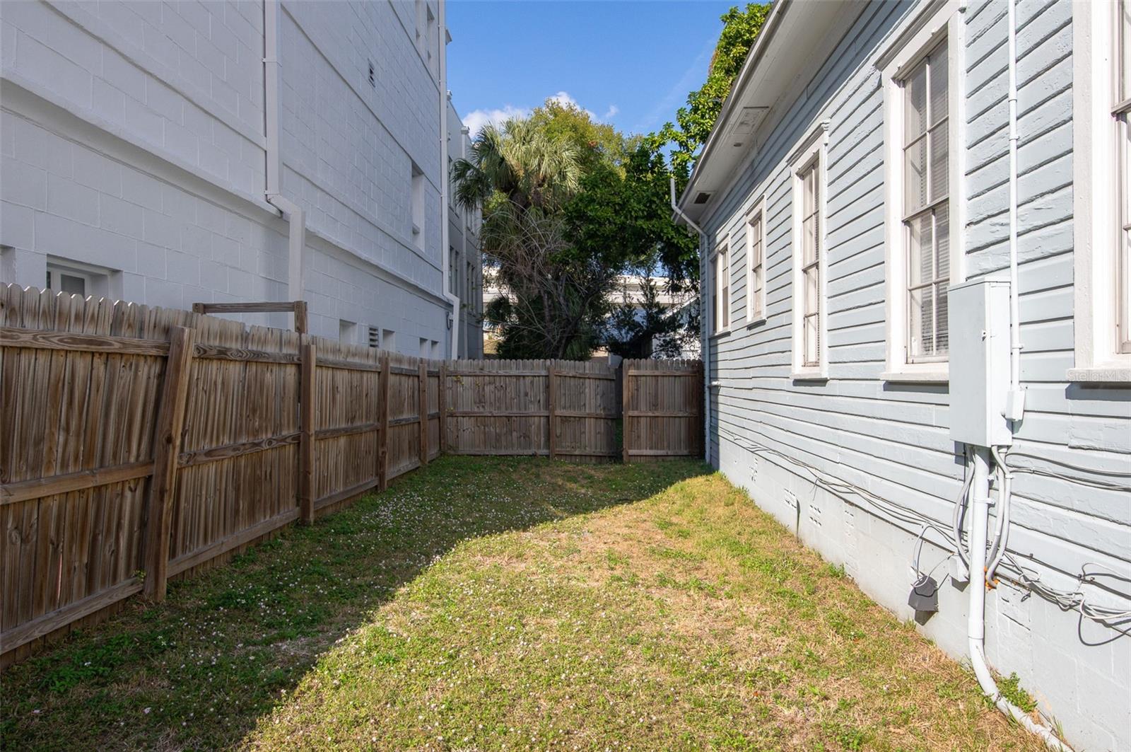 DEUTSCH AMERIKANISCHER - Residential Lease