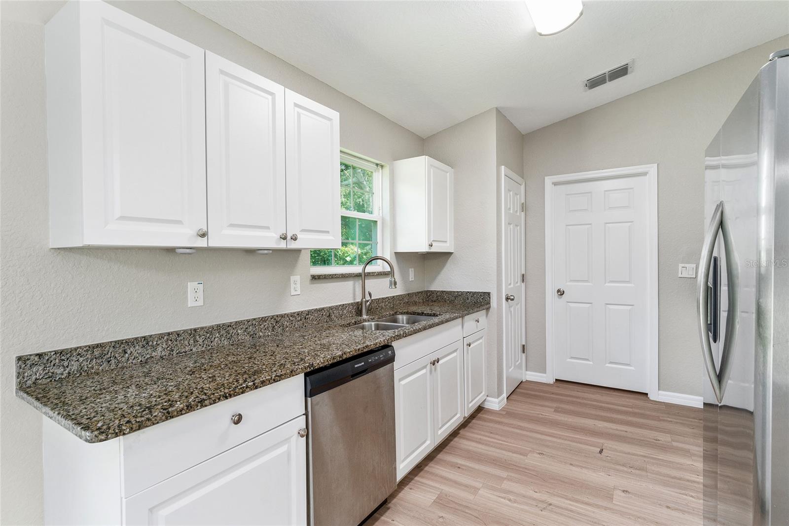 LAKE WEIR SHORES - Residential