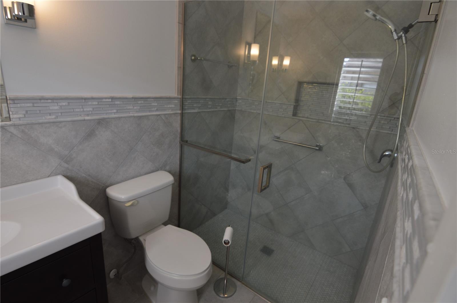 SHADOWBAY UNIT 2 PH 2 - Residential