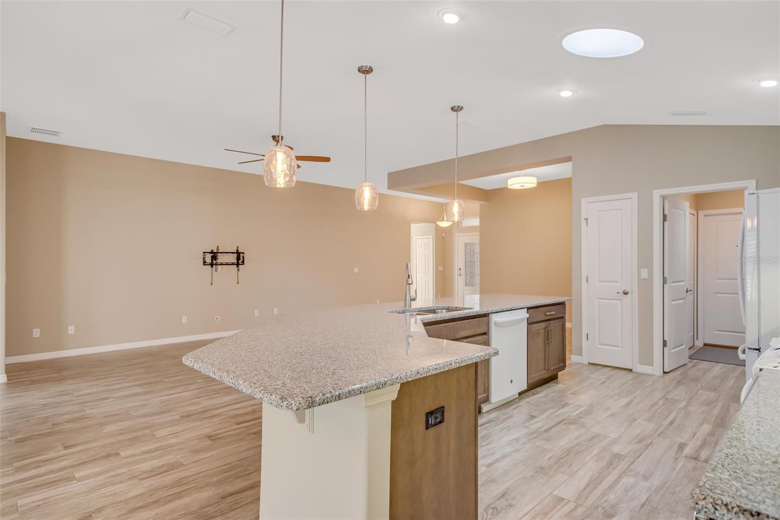 HIDDEN LAKES PH I SEC 2A - Residential Lease