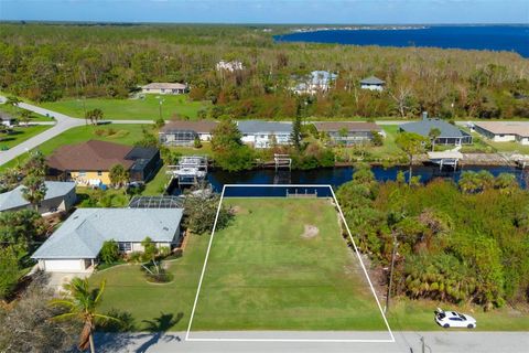 A home in PORT CHARLOTTE