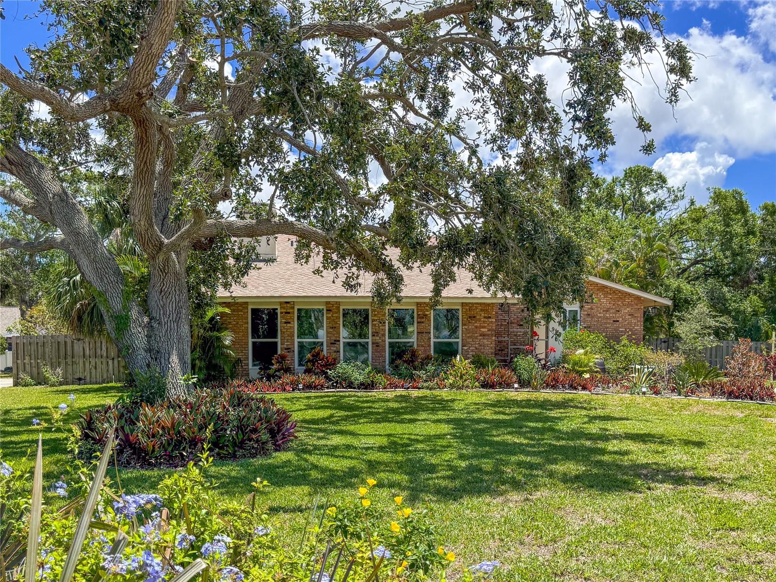 911 CIMARRON CIRCLE