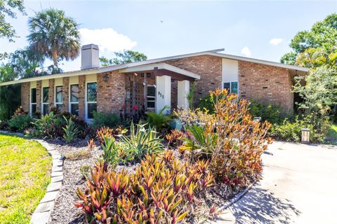 Photo of 911 Cimarron Circle, Bradenton, FL 34209 (MLS # A4652240)