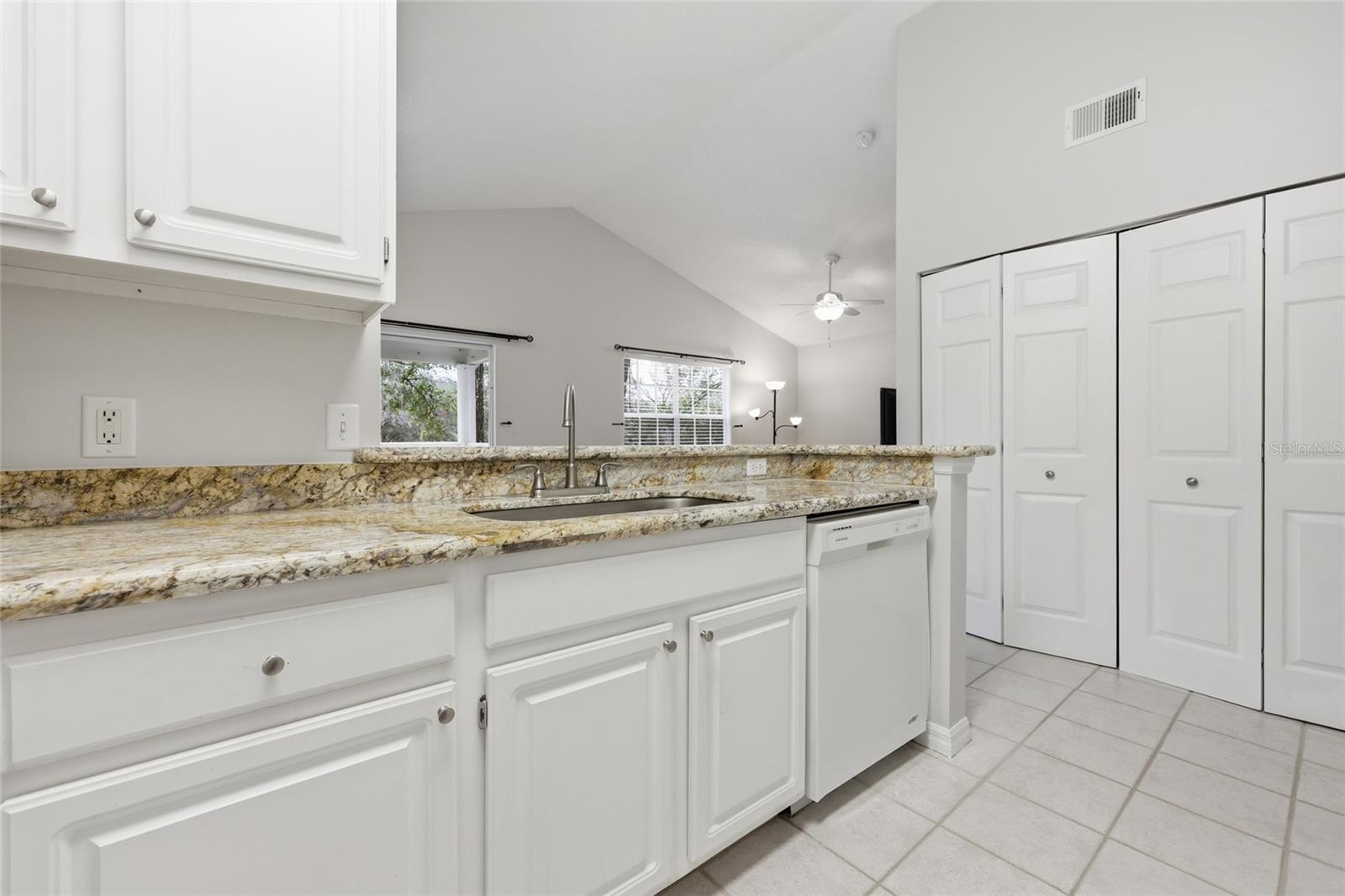 THE LINKS - Residential