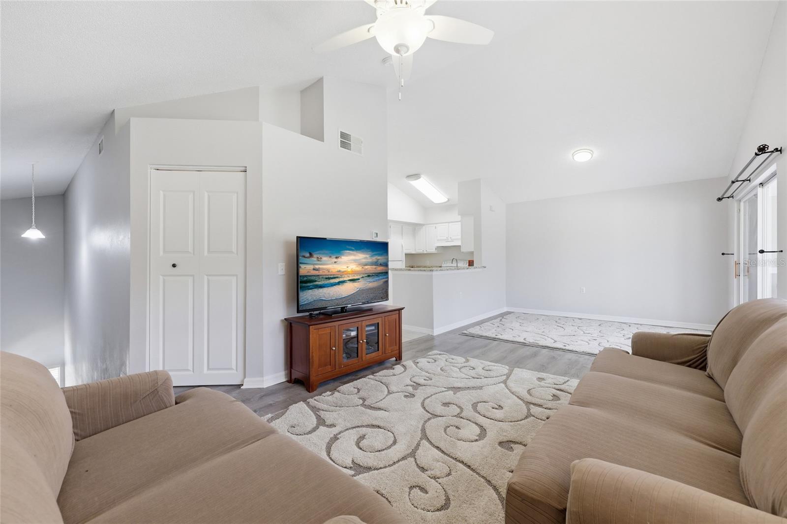 THE LINKS - Residential