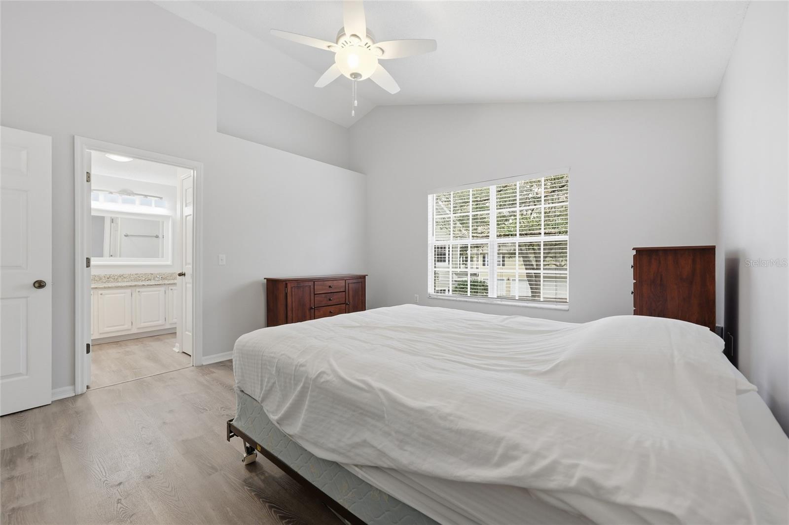 THE LINKS - Residential