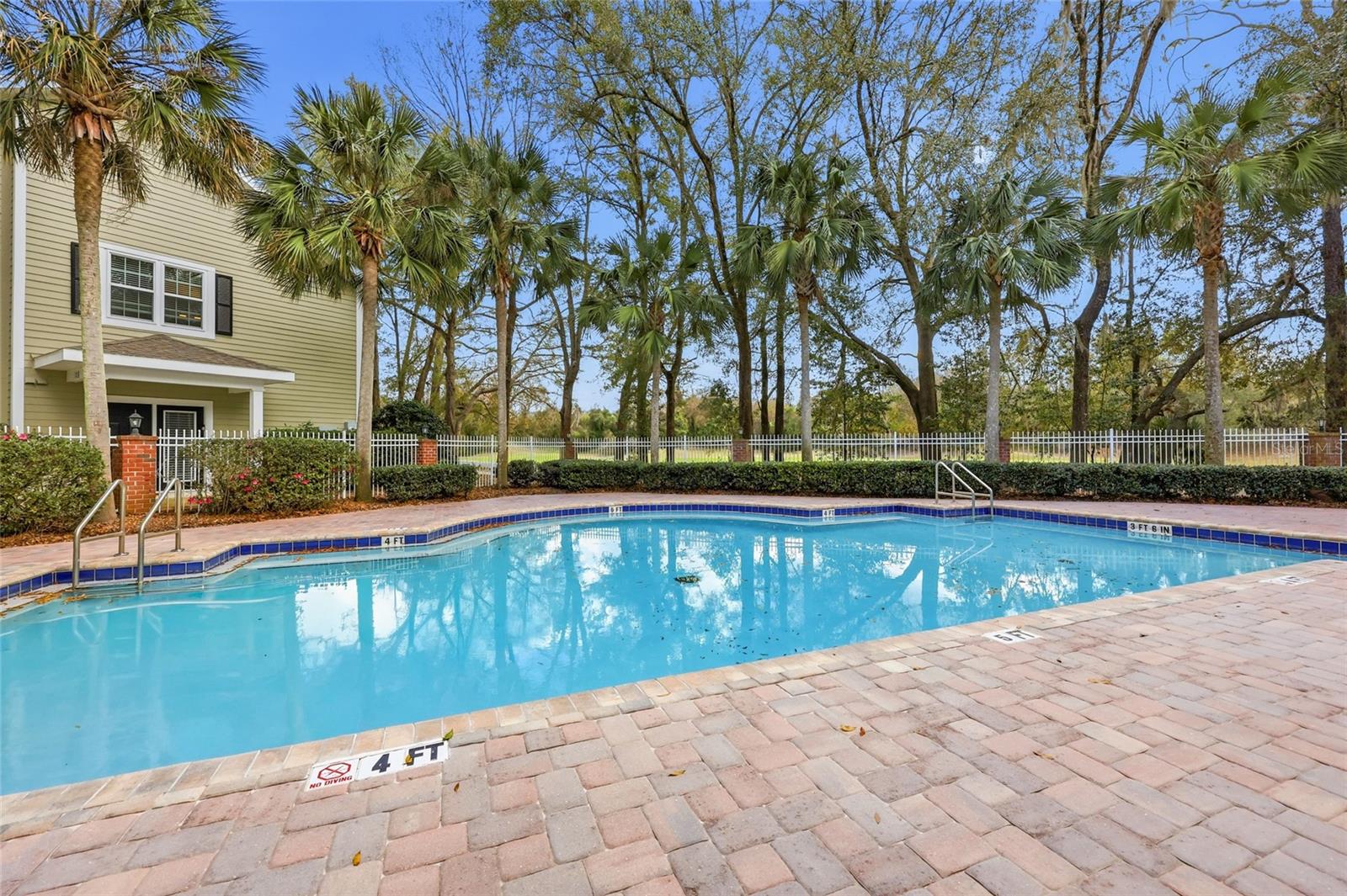 THE LINKS - Residential