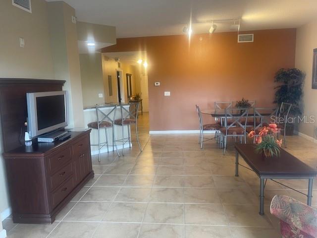 WORLDQUEST RESIDENCE - Residential