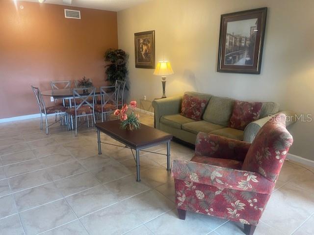 WORLDQUEST RESIDENCE - Residential