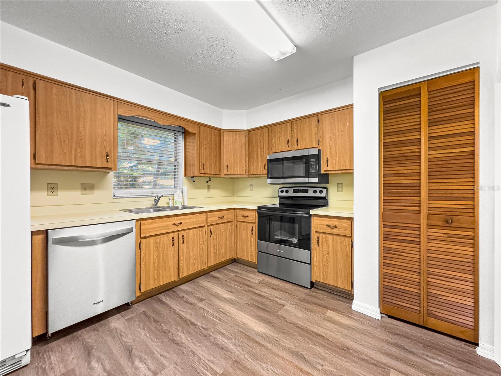 HAWKS POINT - Residential Lease