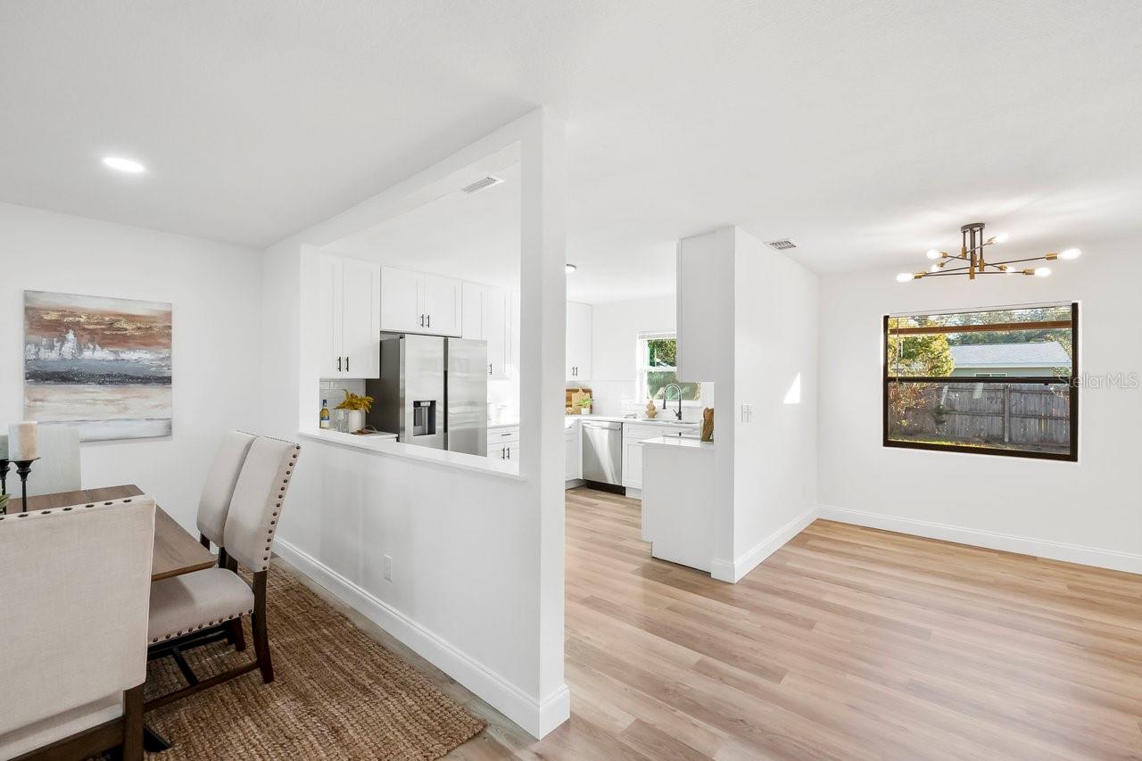523 DEVILLE DRIVE E