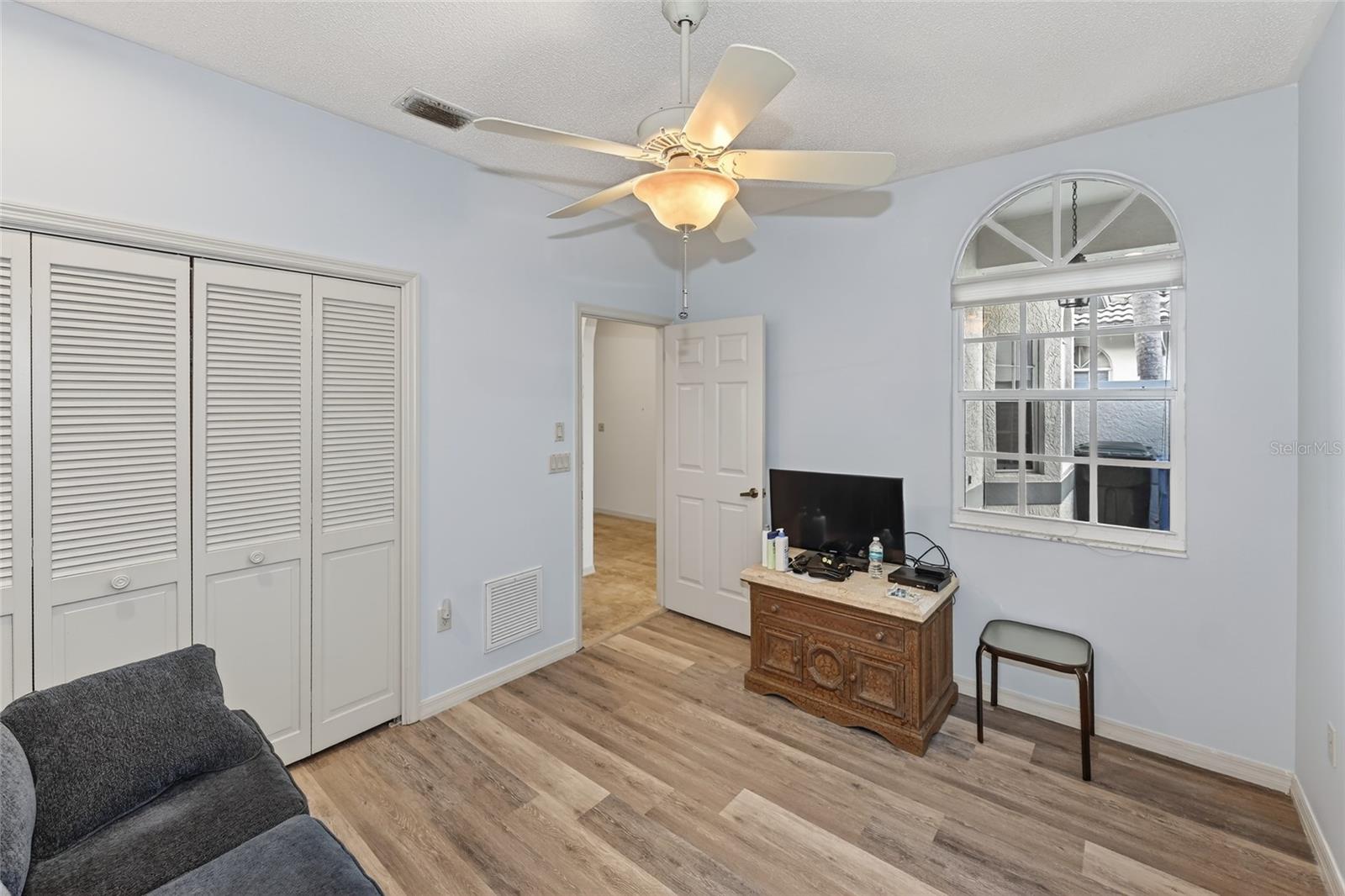 LONG COMMON - Residential