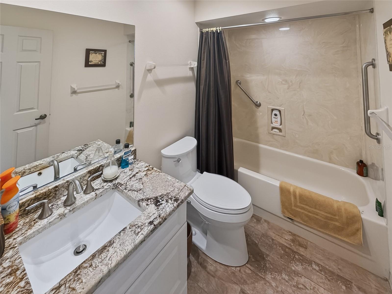 LONG COMMON - Residential