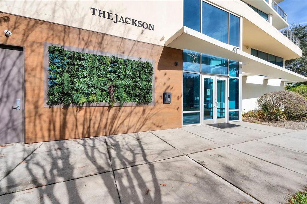 Photo of 525 E Jackson Street #305, Orlando, FL 32801 (MLS # O6403006)