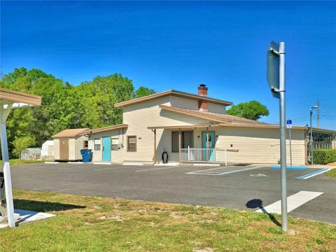 A home in LAKELAND