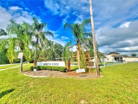 A home in LAKELAND