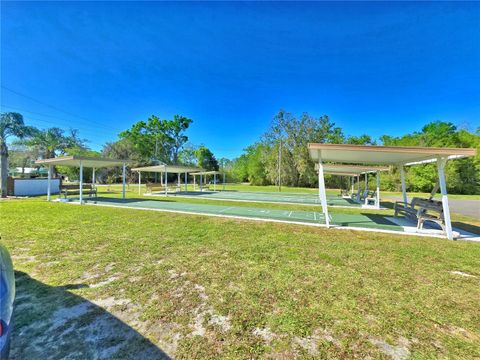 A home in LAKELAND