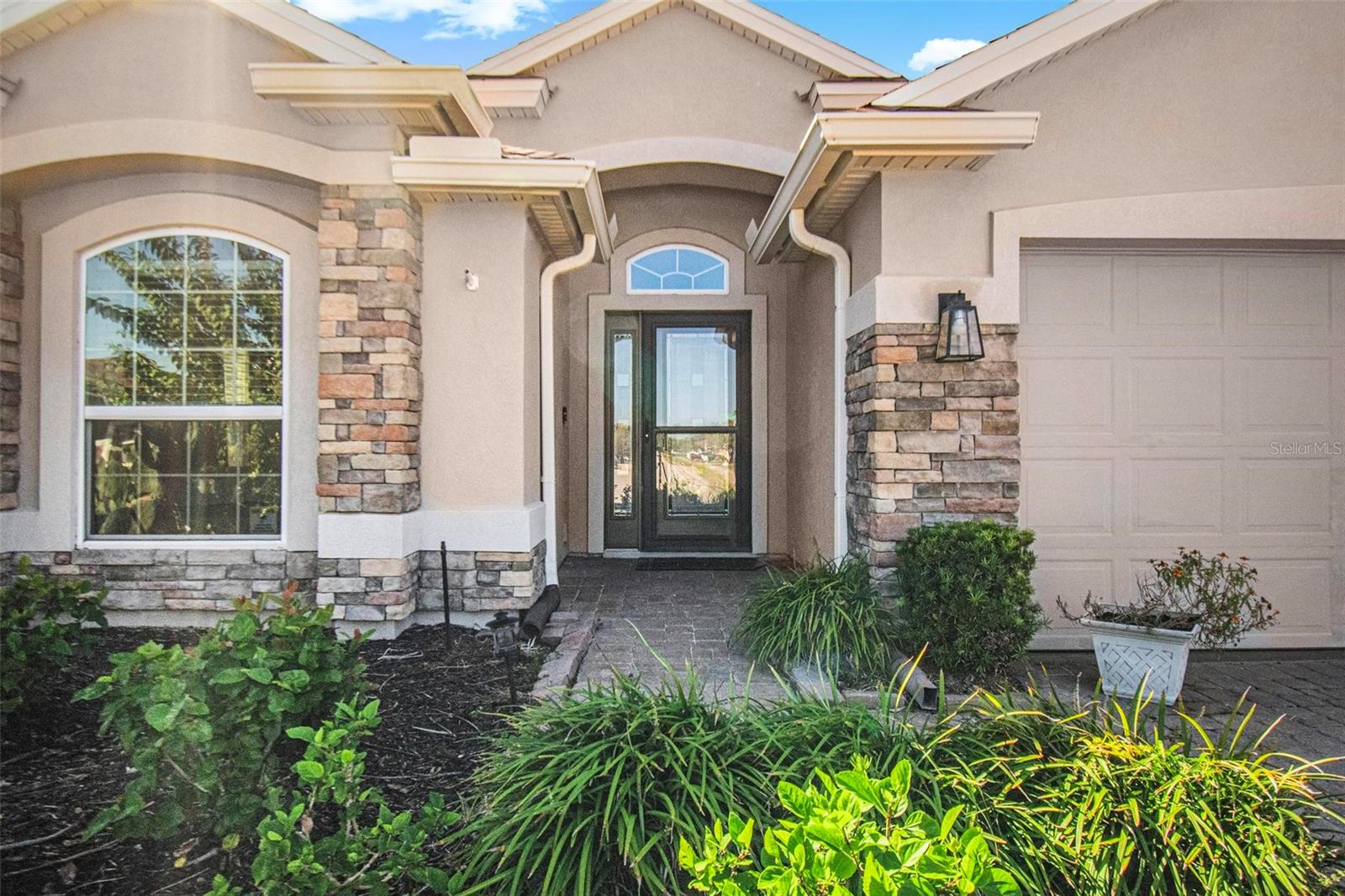 21 ARROWHEAD DRIVE