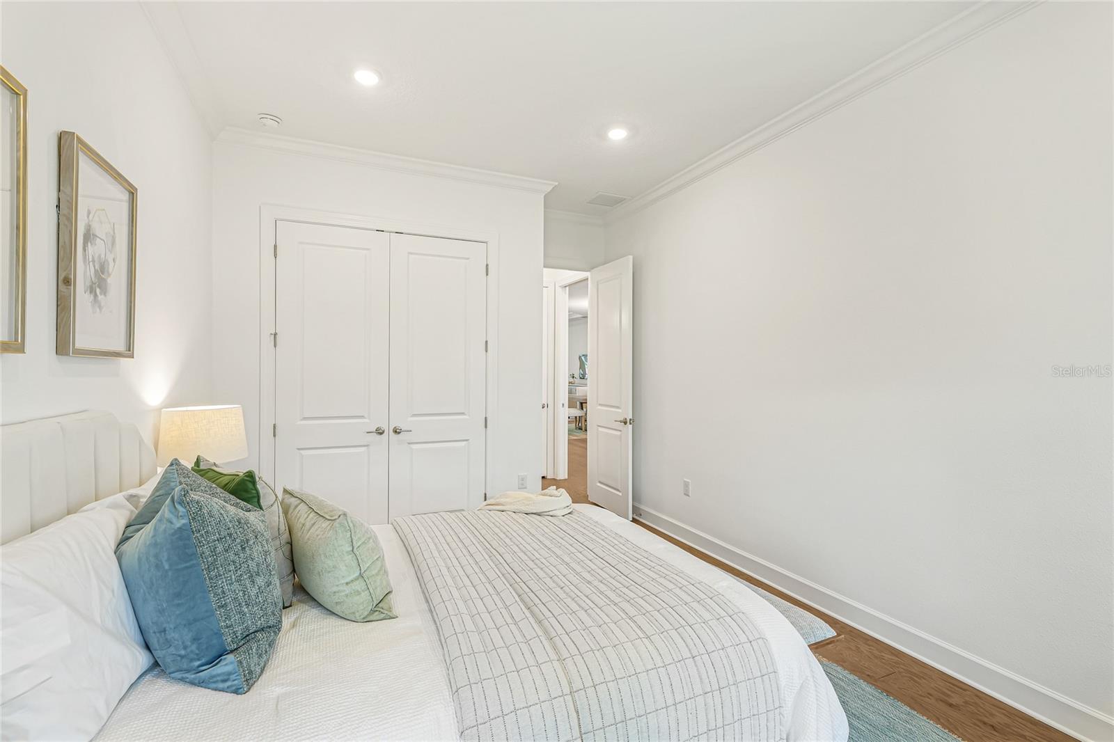 AZARIO ESPLANADE PH VI - Residential