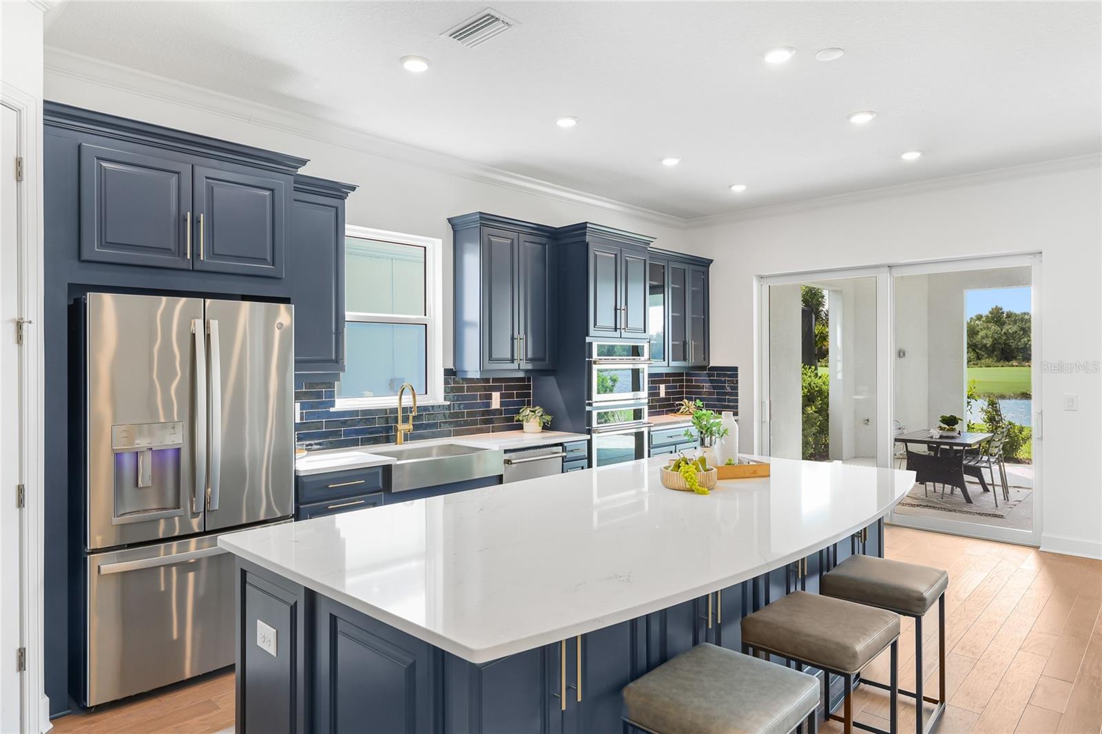 AZARIO ESPLANADE PH VI - Residential