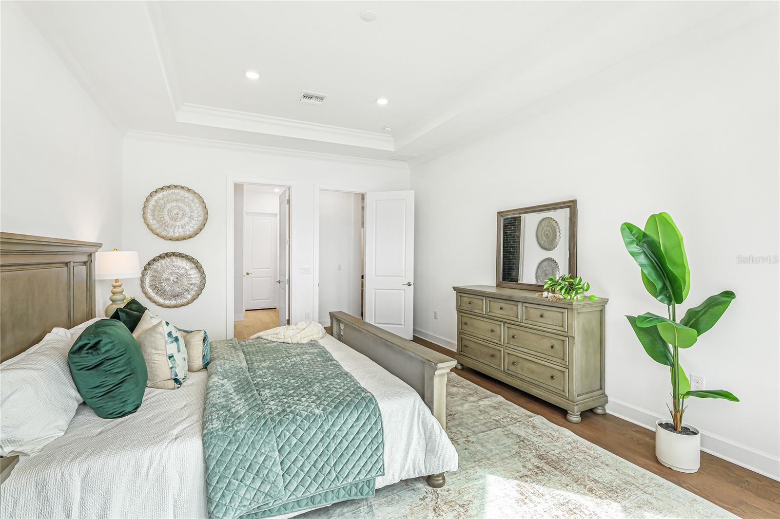 AZARIO ESPLANADE PH VI - Residential