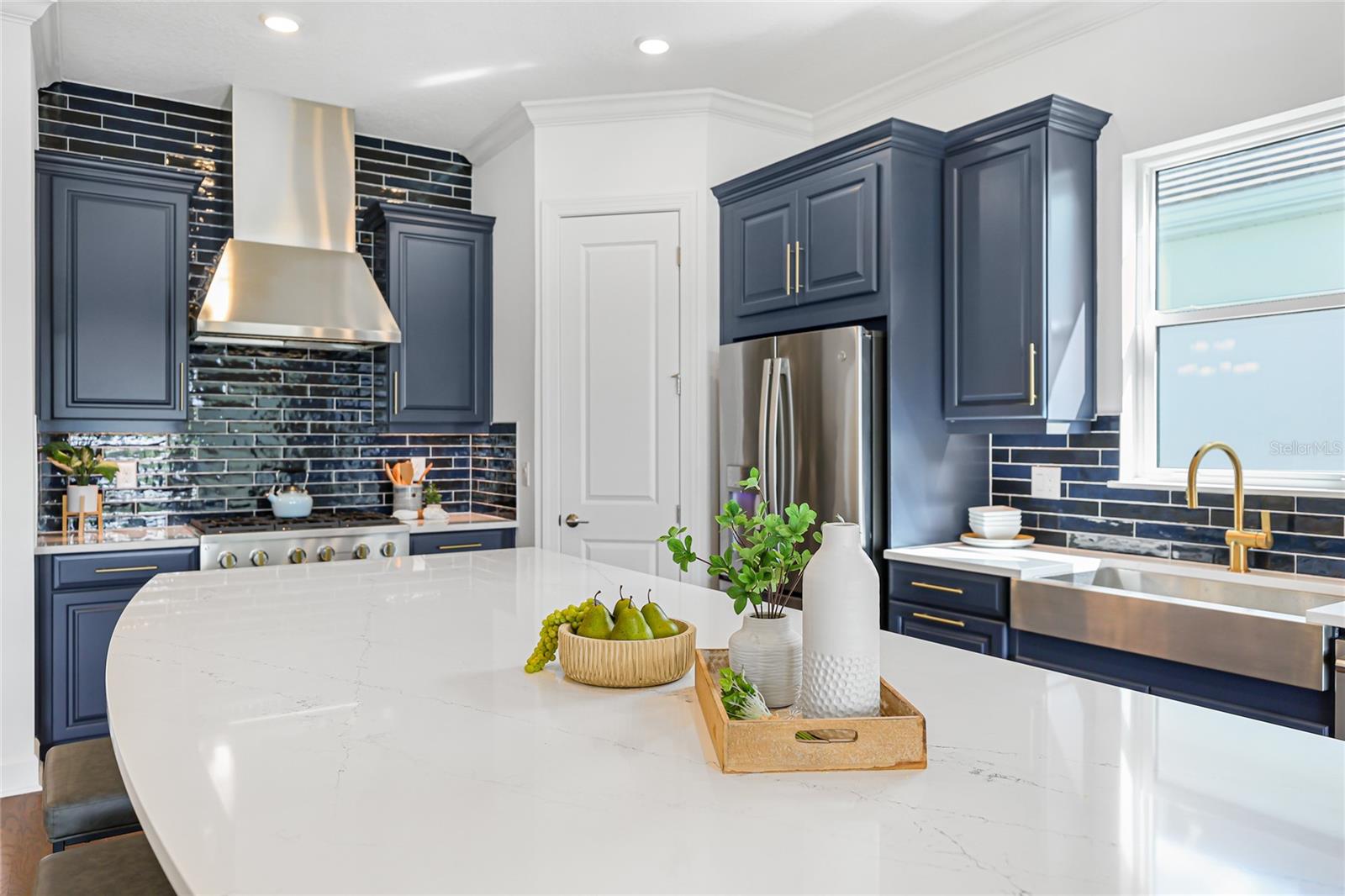 AZARIO ESPLANADE PH VI - Residential