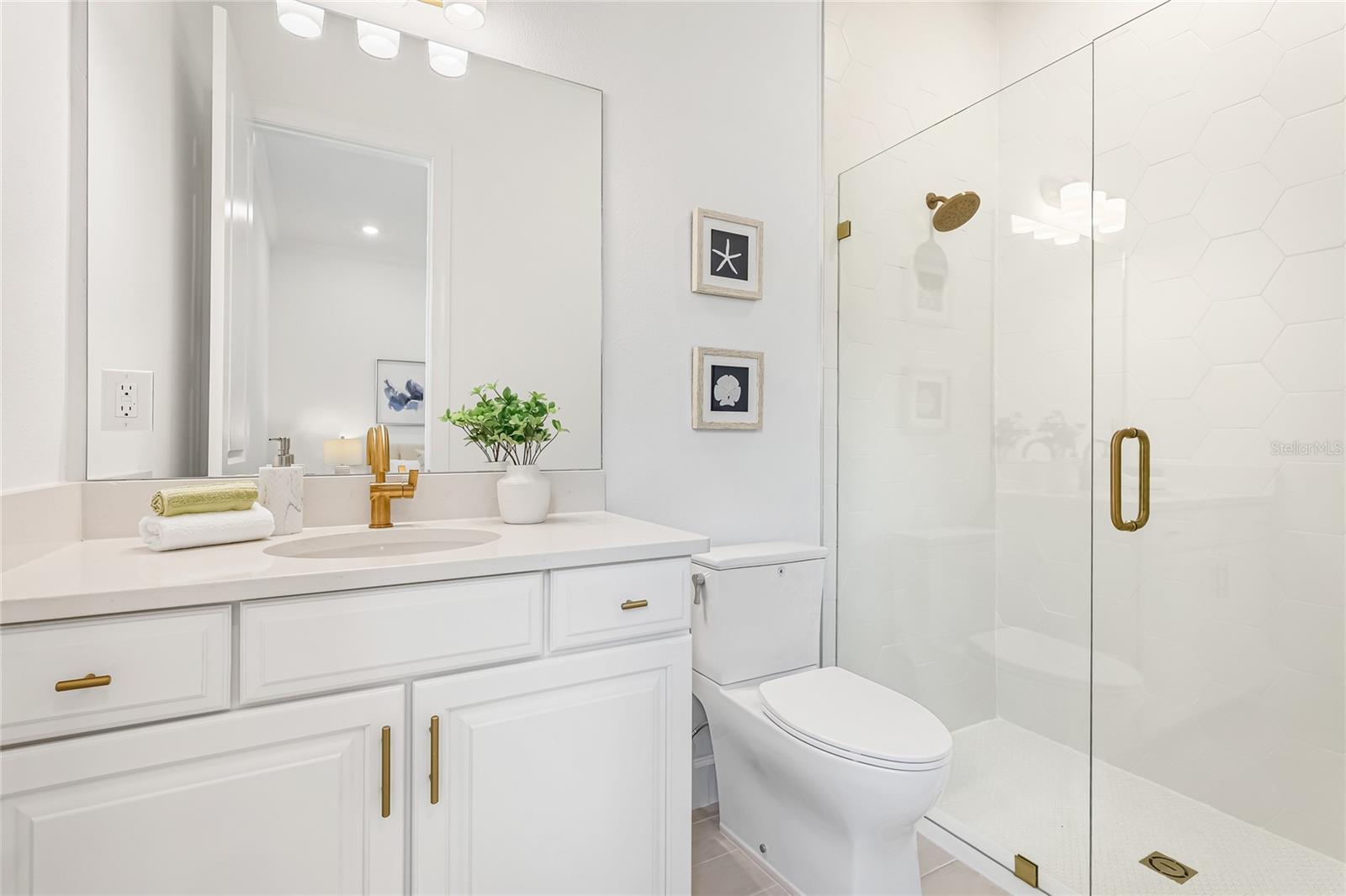 AZARIO ESPLANADE PH VI - Residential