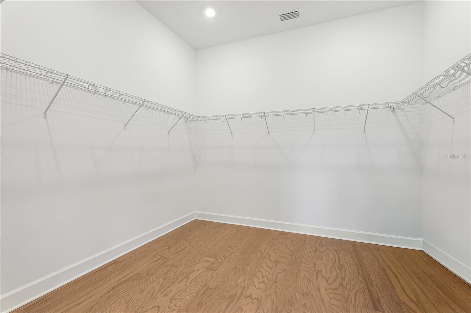 AZARIO ESPLANADE PH VI - Residential