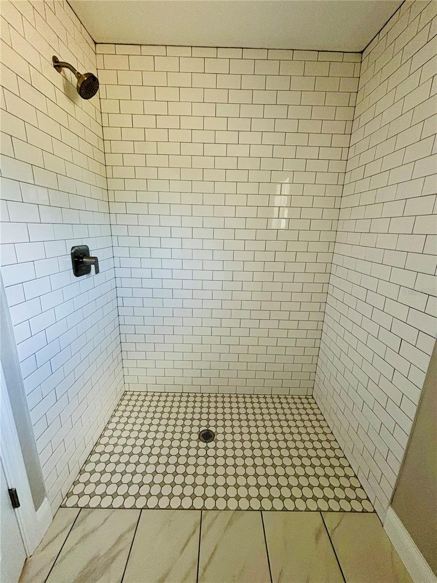 ROBERTS C E SUB - Residential