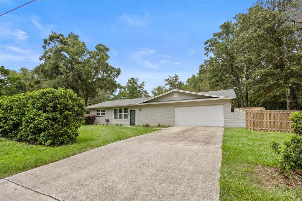 Photo of 805 NW 40th Terrace, Gainesville, FL 32605 (MLS # GC542139)