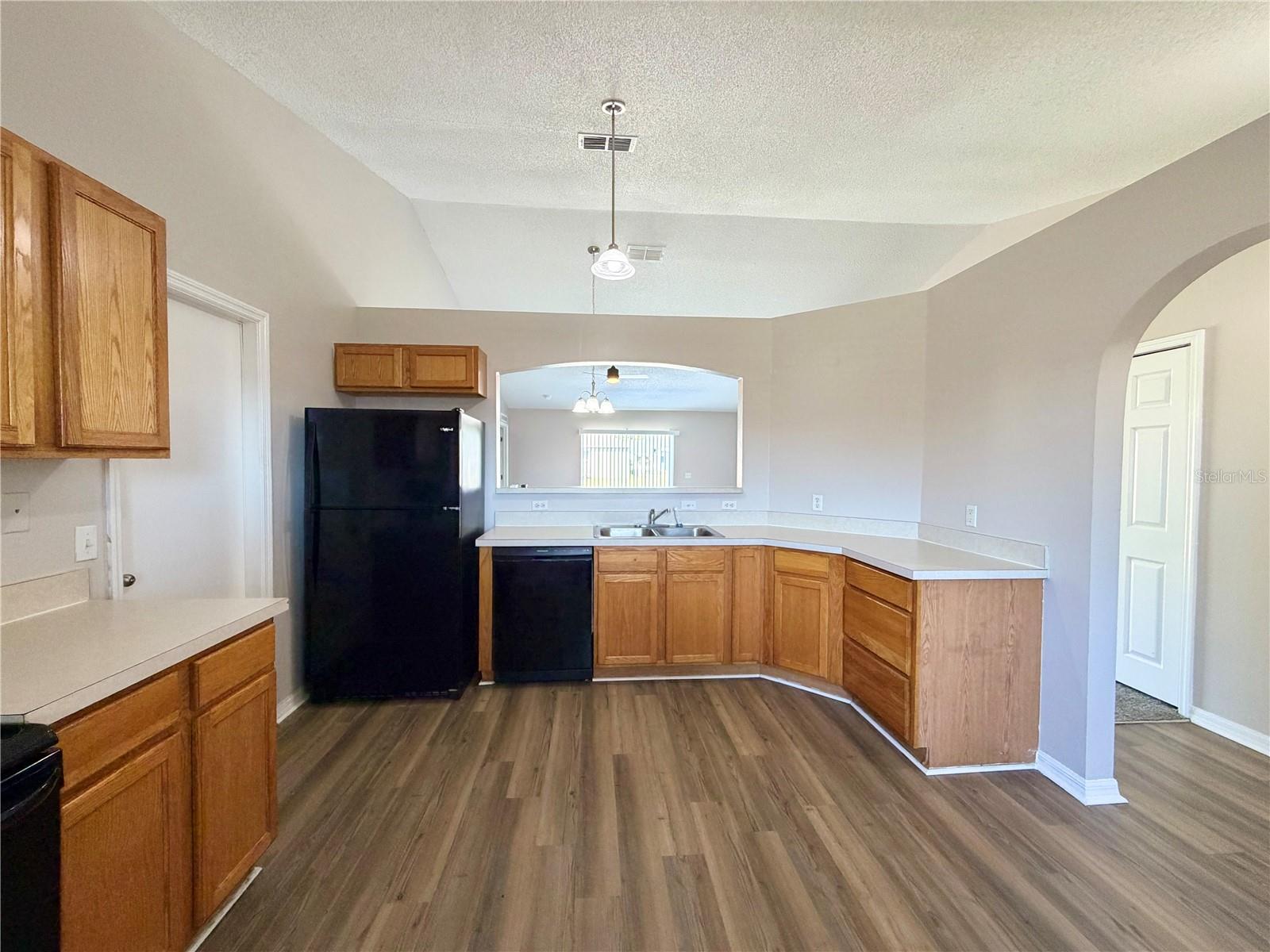 QUEENS COVE PH 04 - Residential