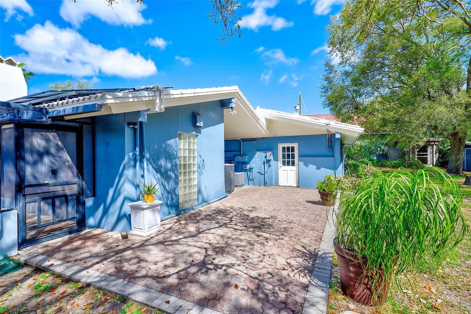 SHERWOOD MANOR - Residential