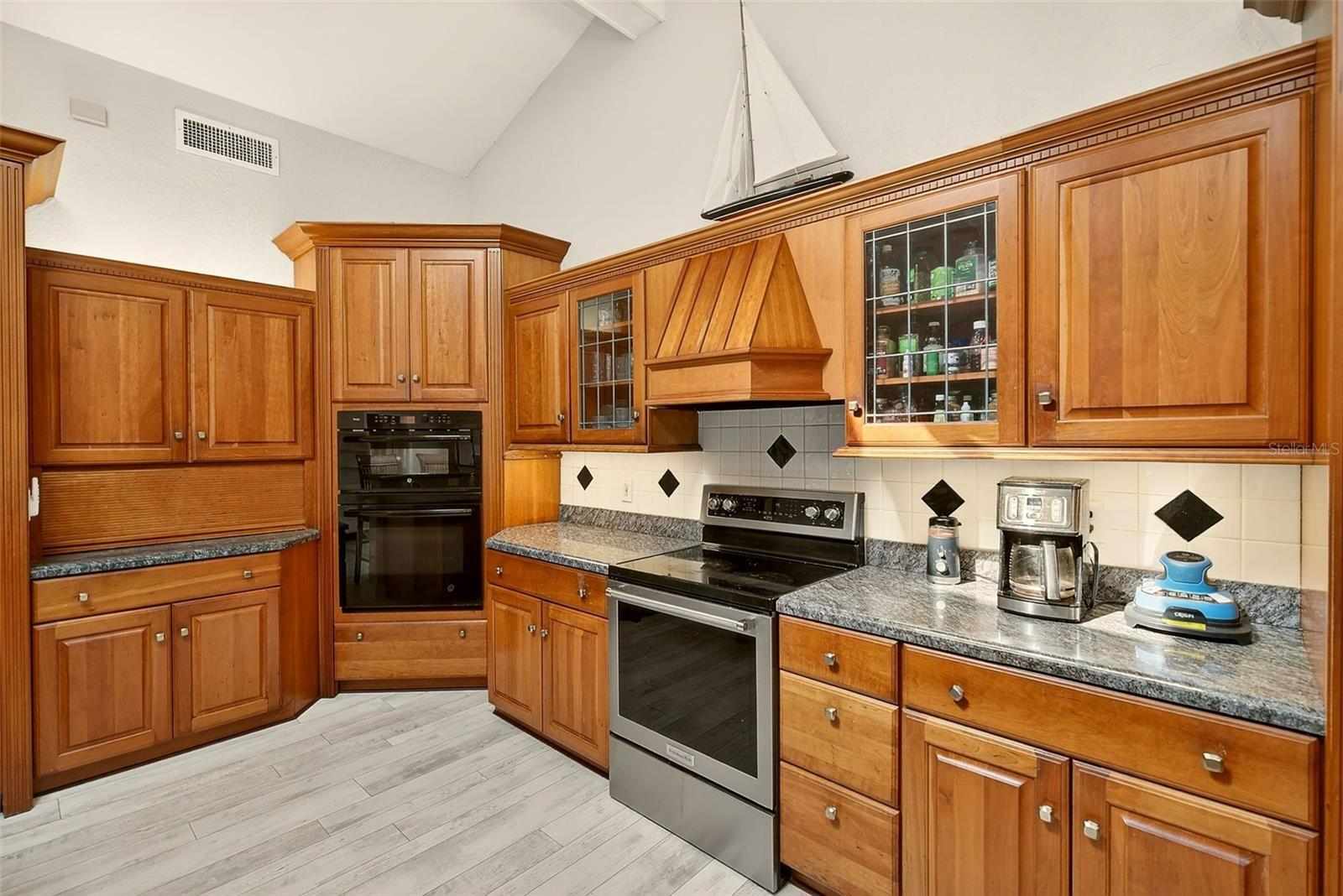 SHERWOOD MANOR - Residential