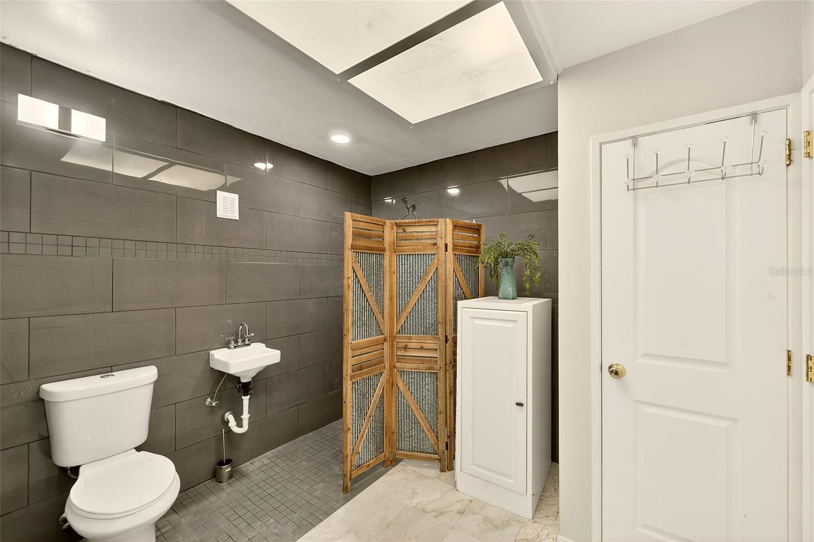 SHERWOOD MANOR - Residential