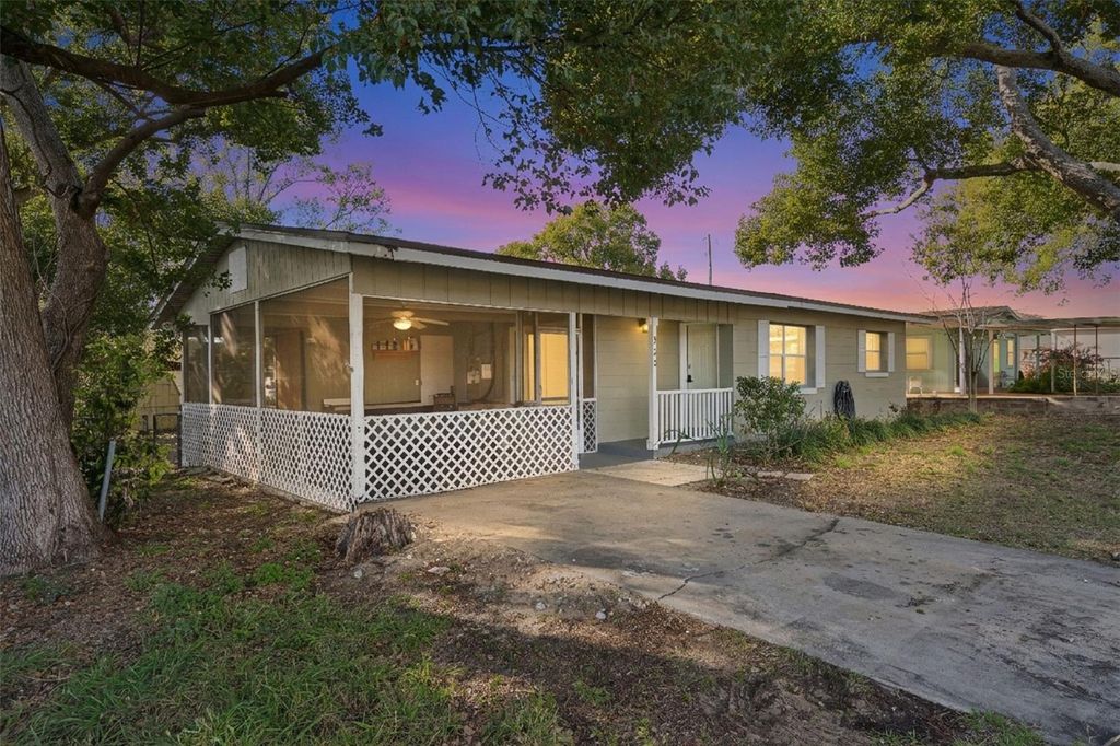 Photo of 902 S Galena Avenue, Minneola, FL 34715 (MLS # O6388281)