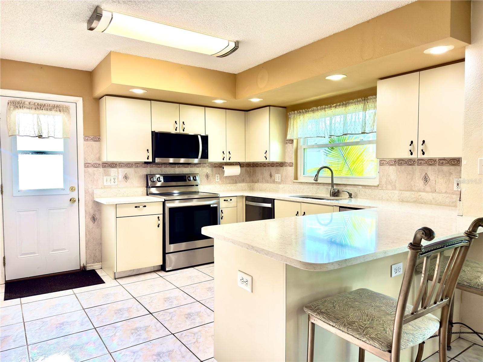 1702 SUNKISSED DRIVE