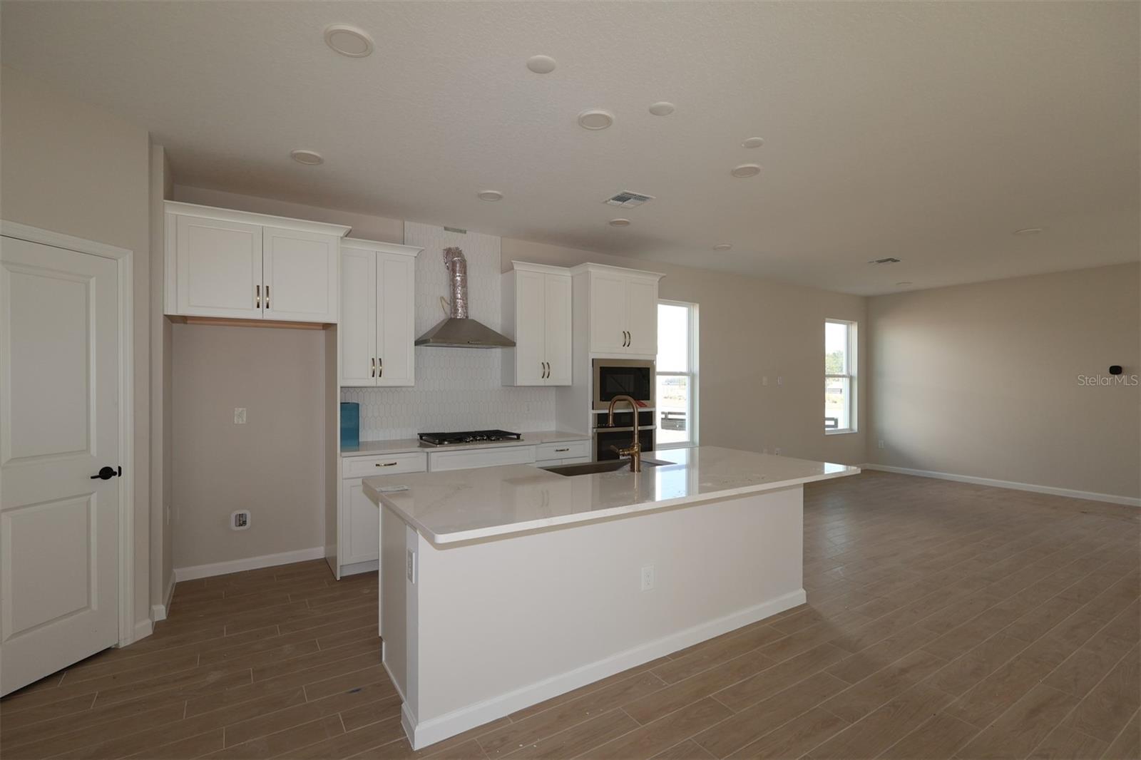 5336 CENTER LAKE RANCH BOULEVARD